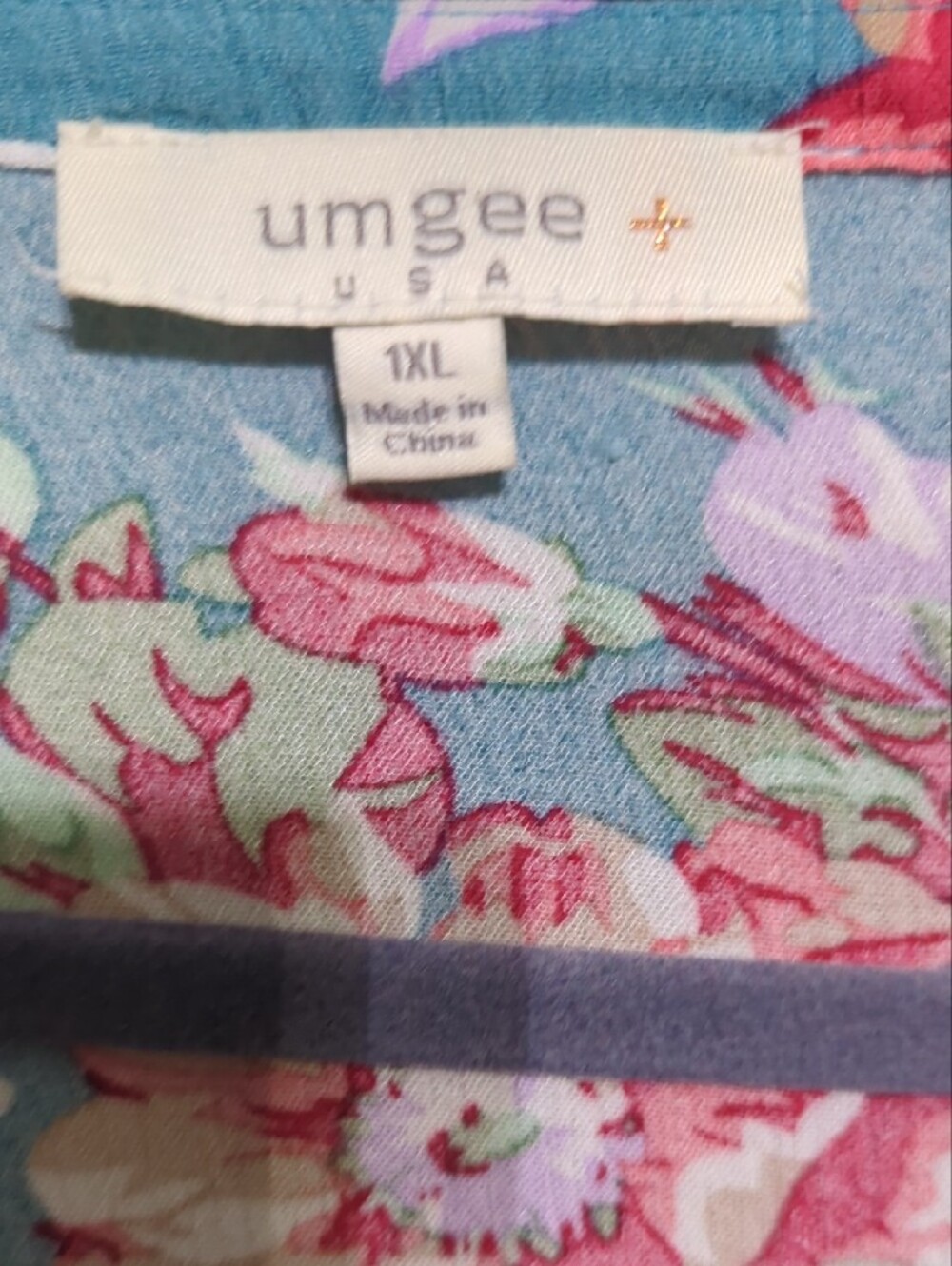 Umgee Teal Floral Button-Front Blouse with Pink & Green Roses - Picture 2 of 2